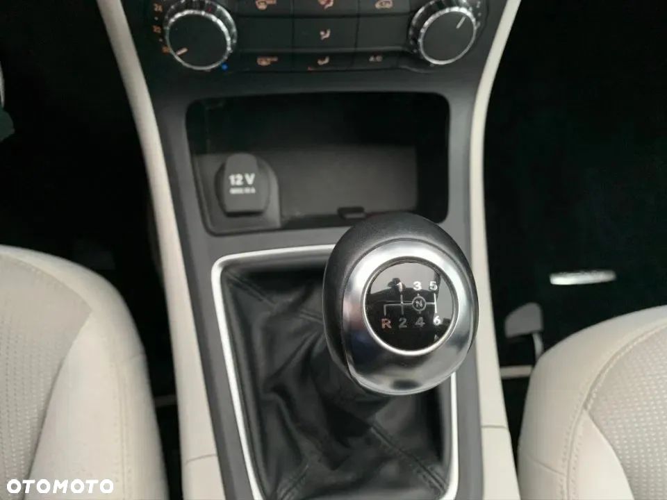 Mercedes-Benz Klasa B 180 - 22