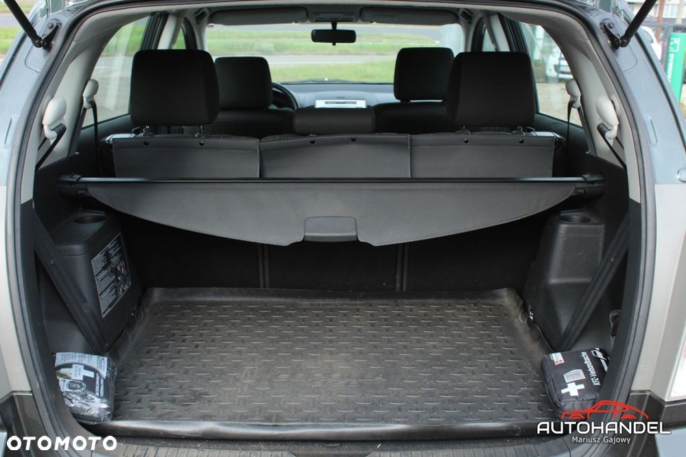 Toyota Corolla Verso - 17