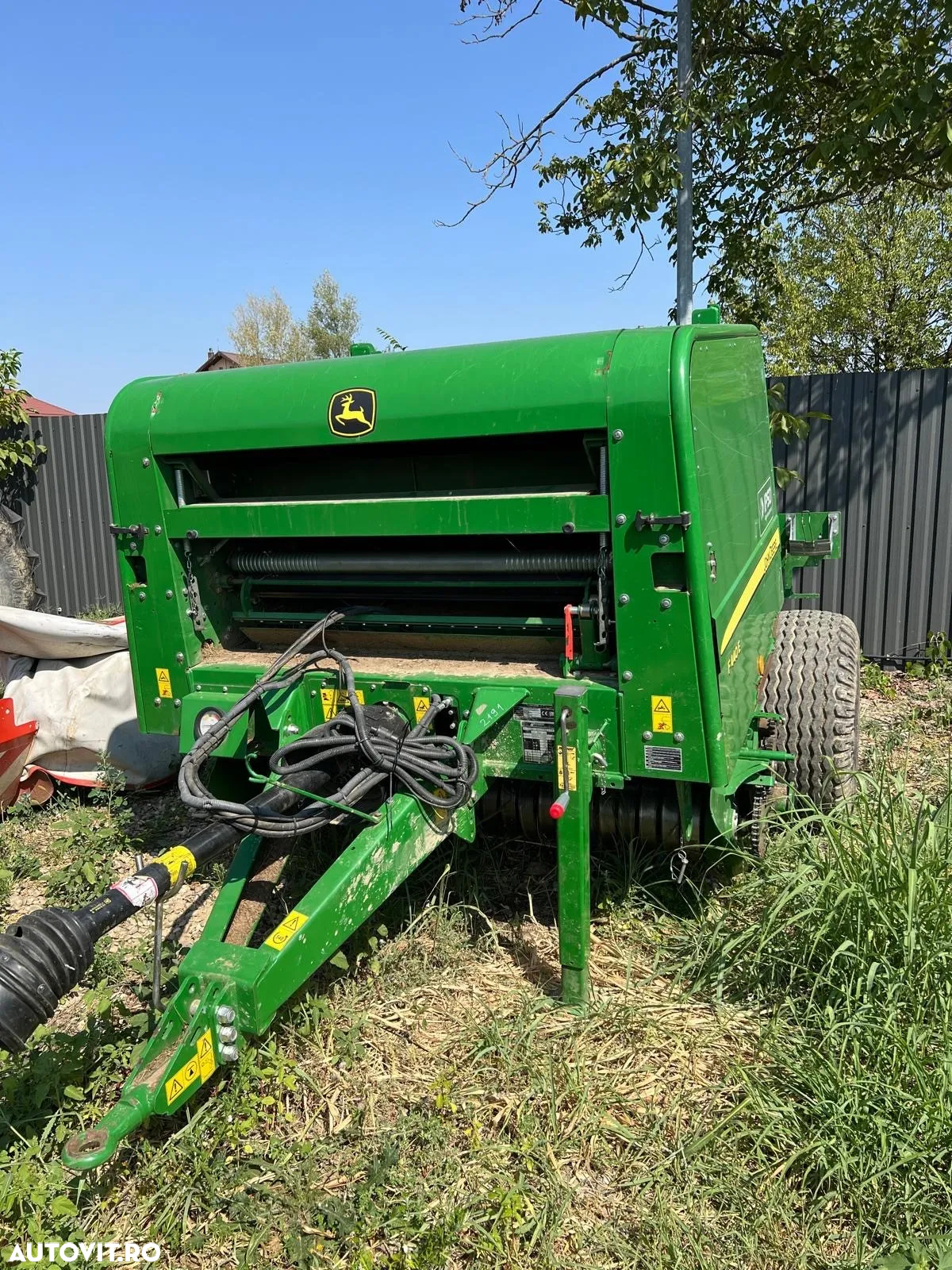 John Deere F440E - 2