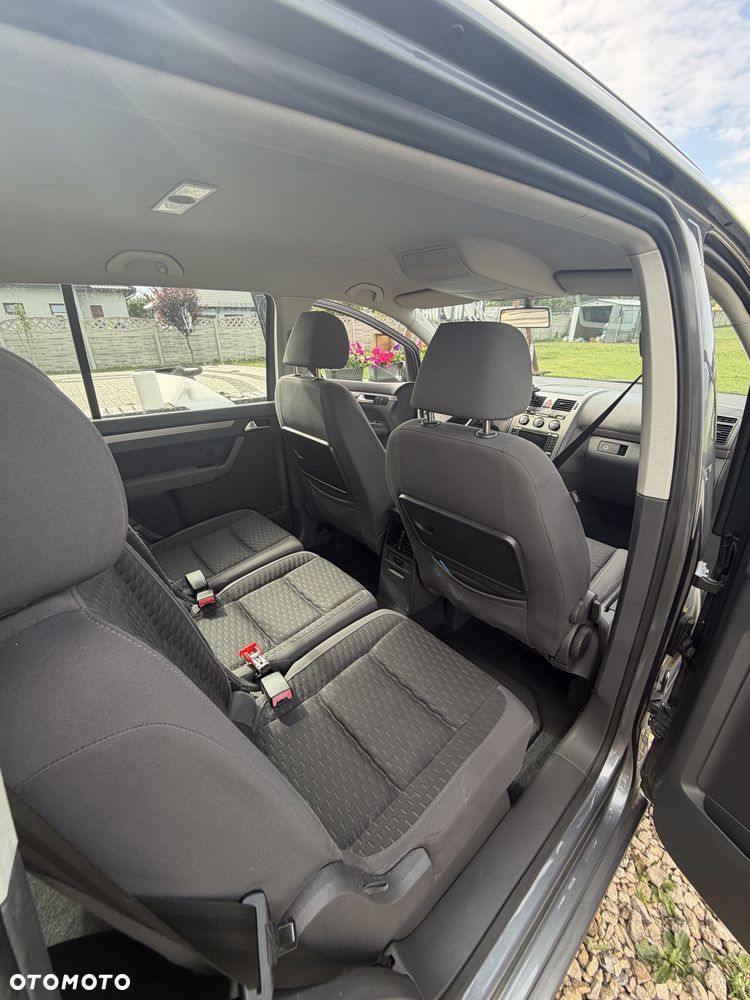 Volkswagen Touran - 7
