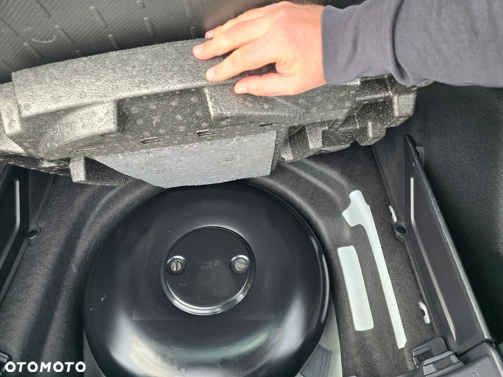 Toyota Corolla 1.8 Hybrid Comfort - 29