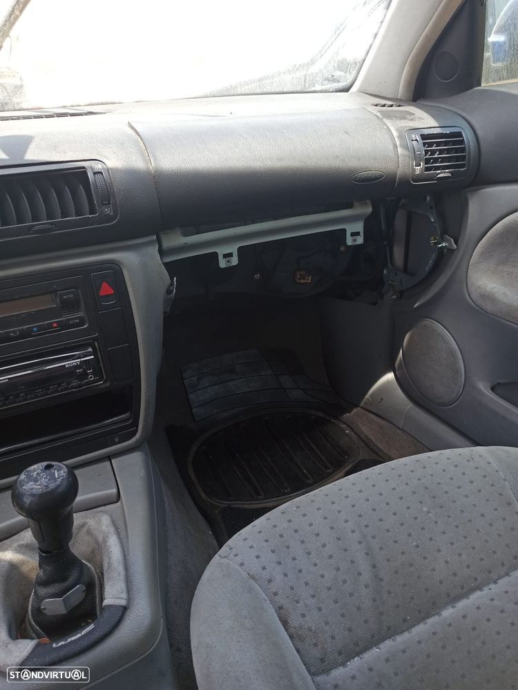 VW Passat Variant 2.5 TDi Highline - 14