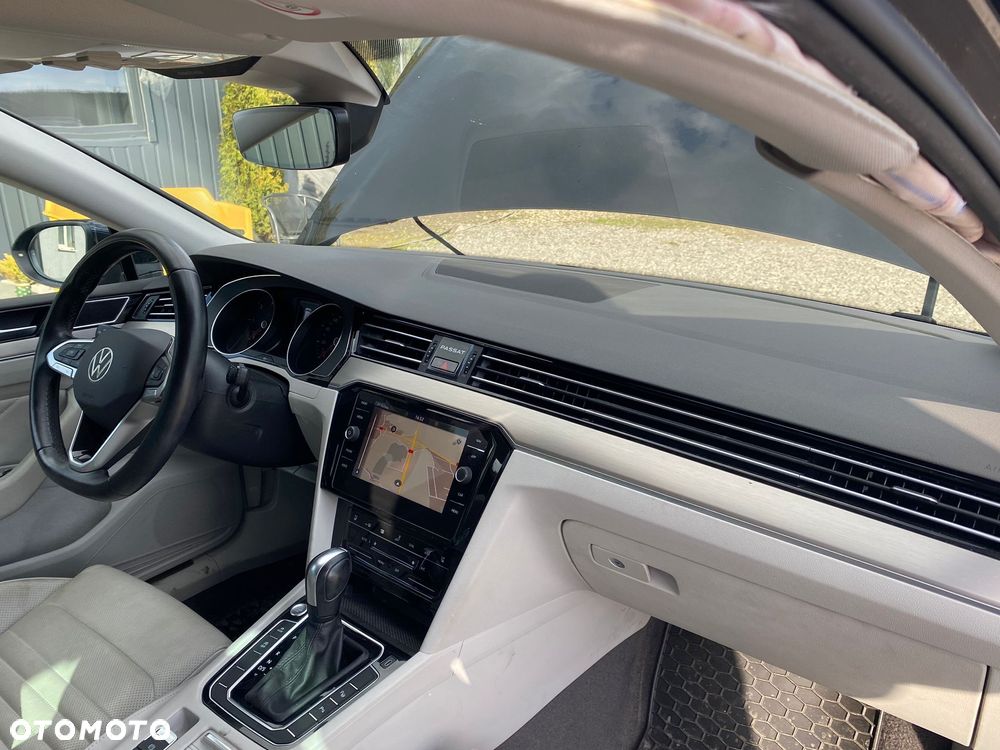 Volkswagen Passat 2.0 TDI Elegance DSG - 14