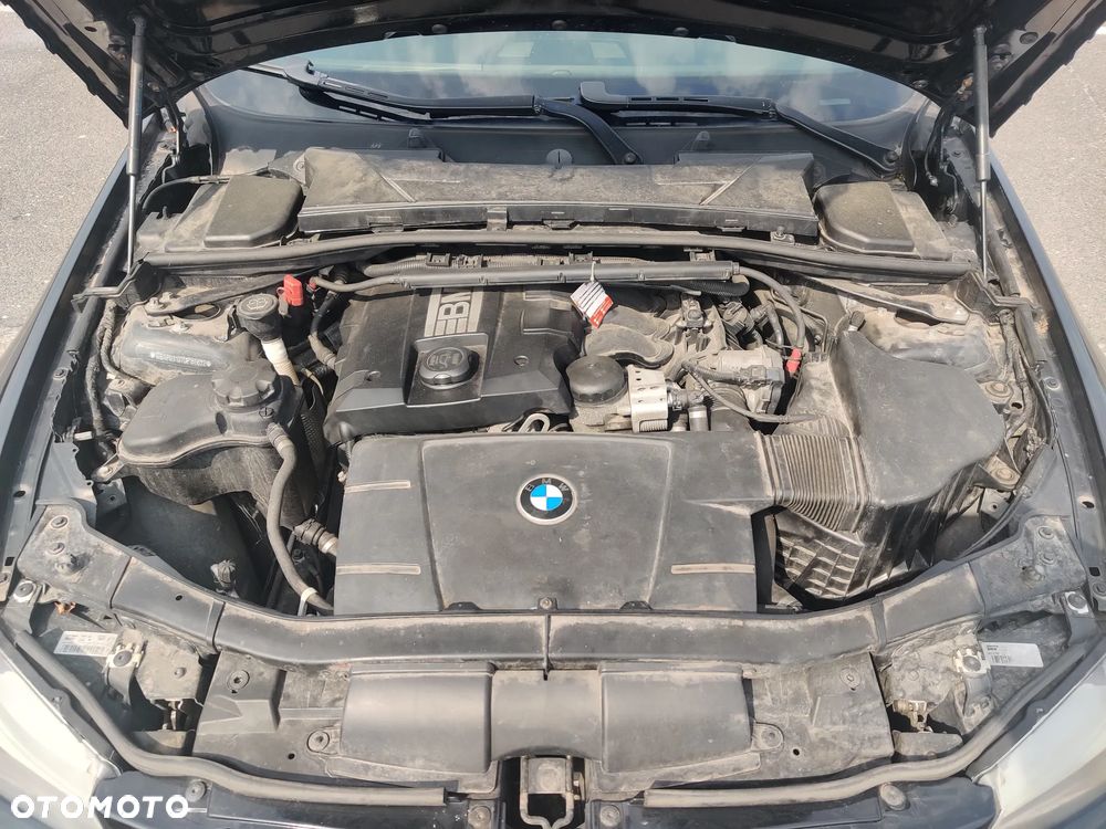 BMW Seria 3 320i - 9
