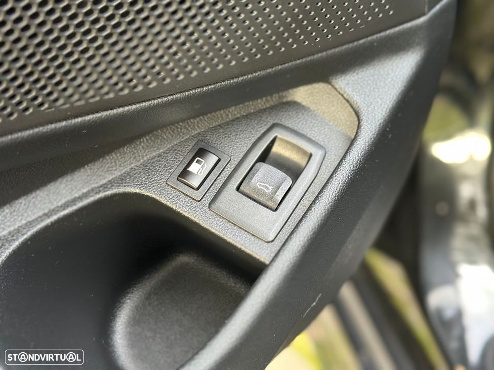 BMW 330 e Line Luxury Auto - 27