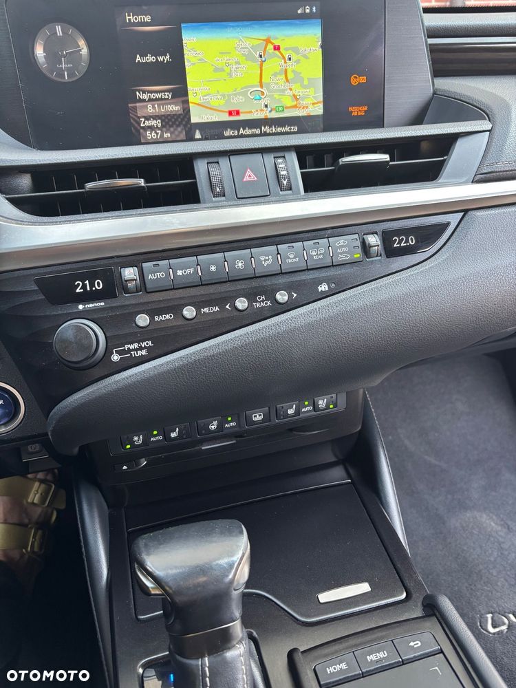 Lexus ES - 11