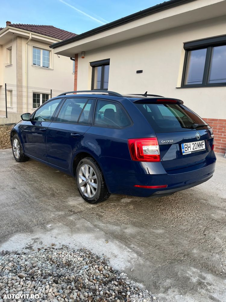Skoda Octavia 1.6 TDI DSG Style - 2