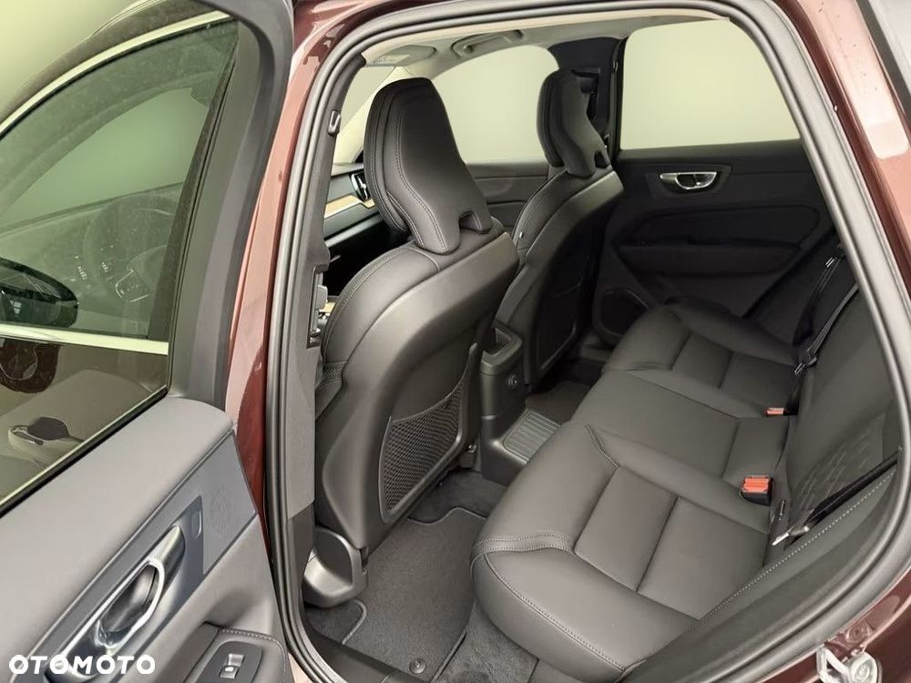 Volvo XC 60 T6 Plug-In Hybrid AWD Plus Bright - 11