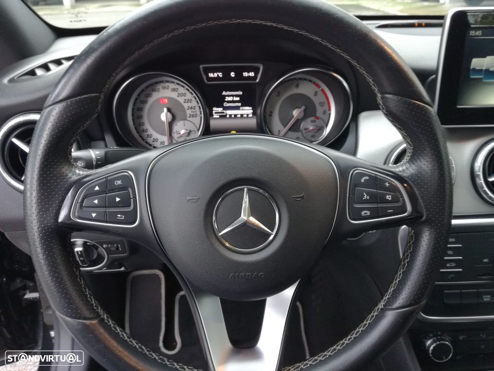 Mercedes-Benz CLA 180 CDI Urban - 18
