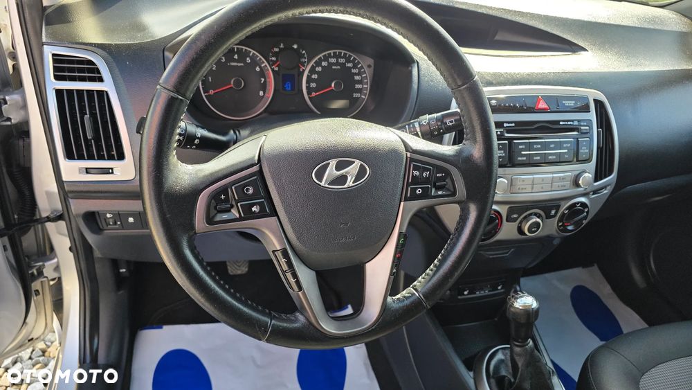 Hyundai i20 1.2 Fifa World Cup Edition - 13