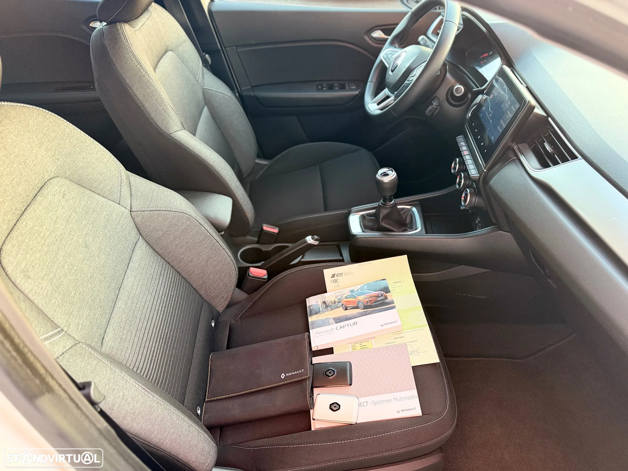 Renault Captur TCe 100 INTENS - 10