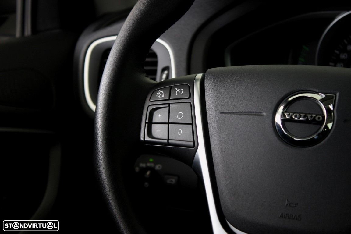 Volvo V40 - 18