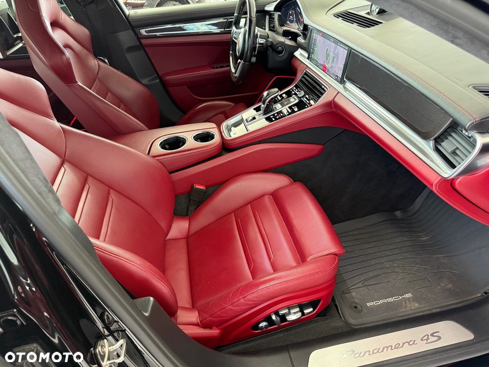 Porsche Panamera - 18