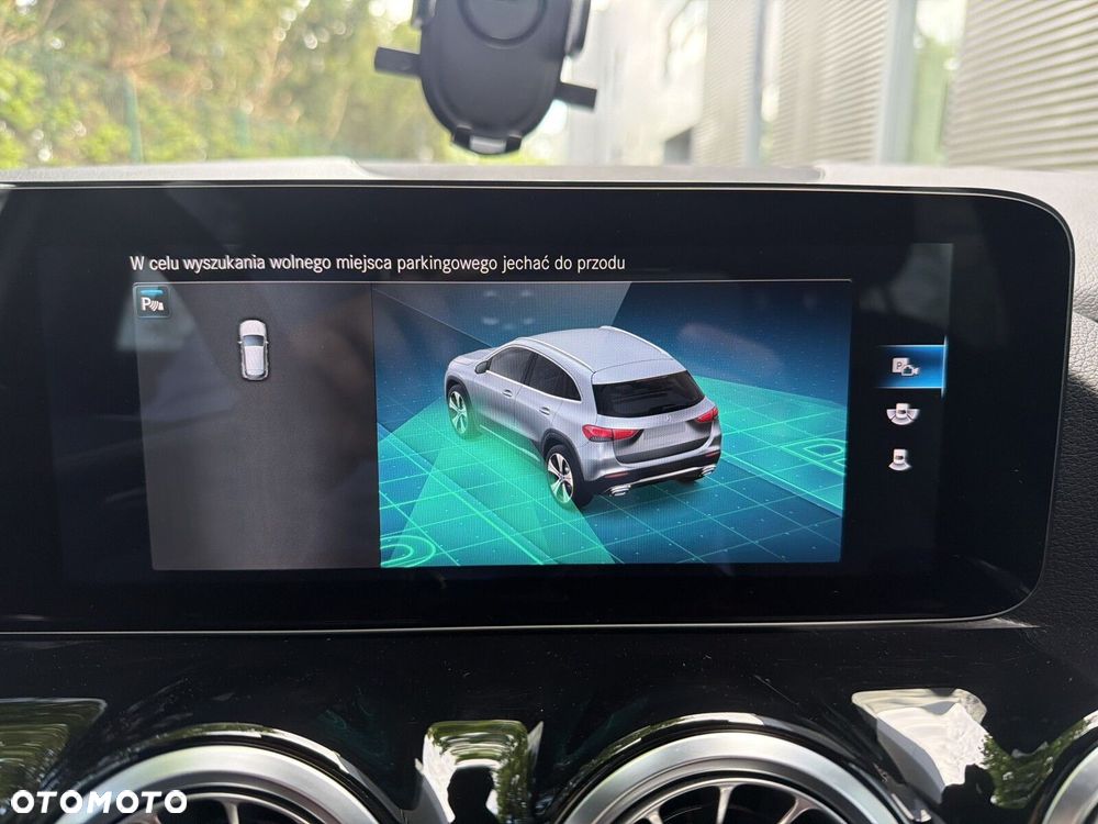 Mercedes-Benz GLA 180 Progressive - 35