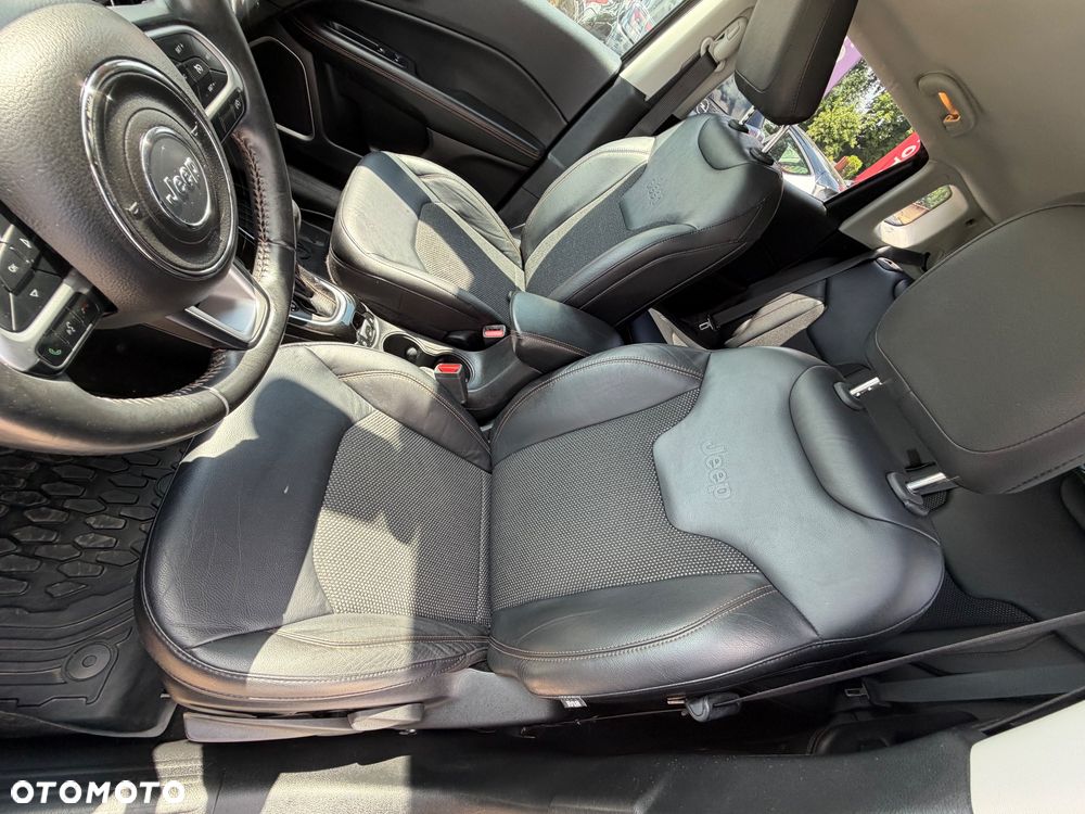 Jeep Compass - 26