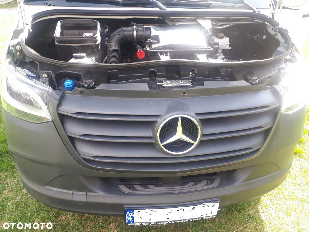 MERCEDES SPRINTER 907 910 ATRAPA GRILL - 1