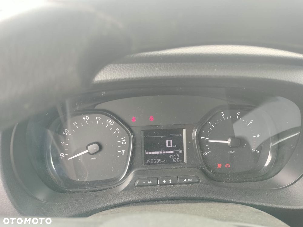 Opel VIVARO - 17