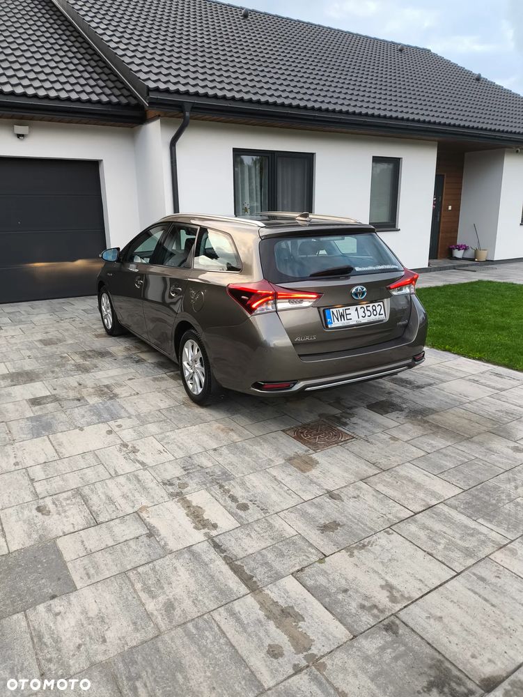 Toyota Auris Hybrid 135 Prestige - 4