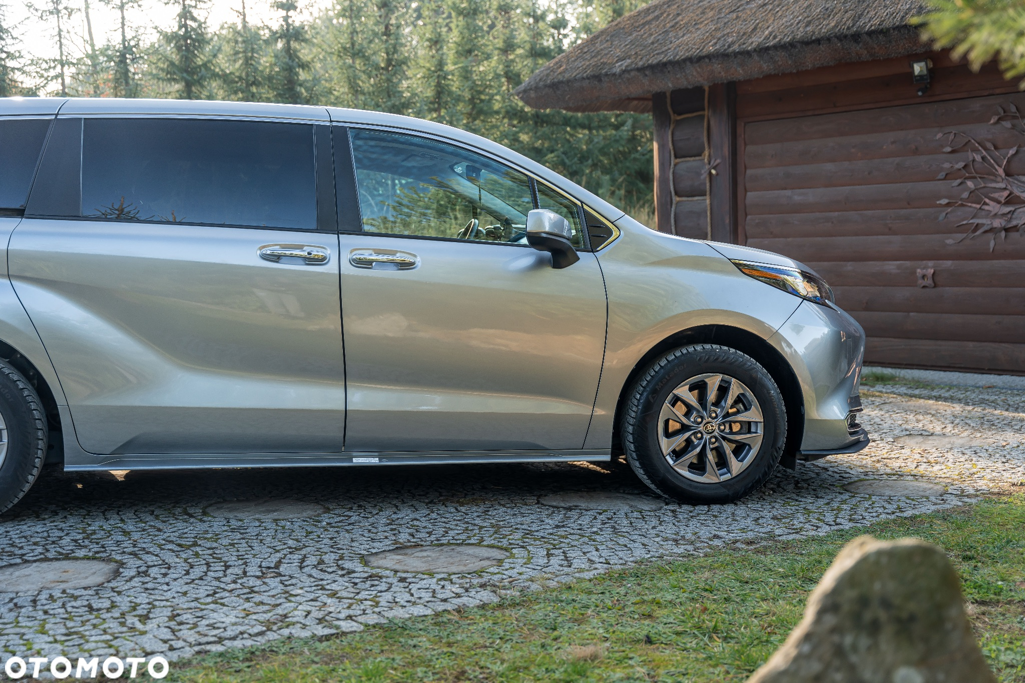 Toyota Sienna - 8