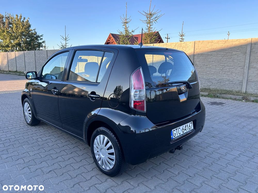 Daihatsu Sirion - 4