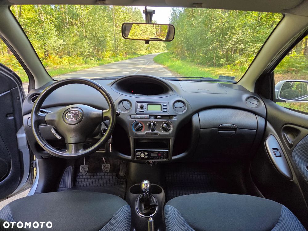 Toyota Yaris 1.0 Base - 16