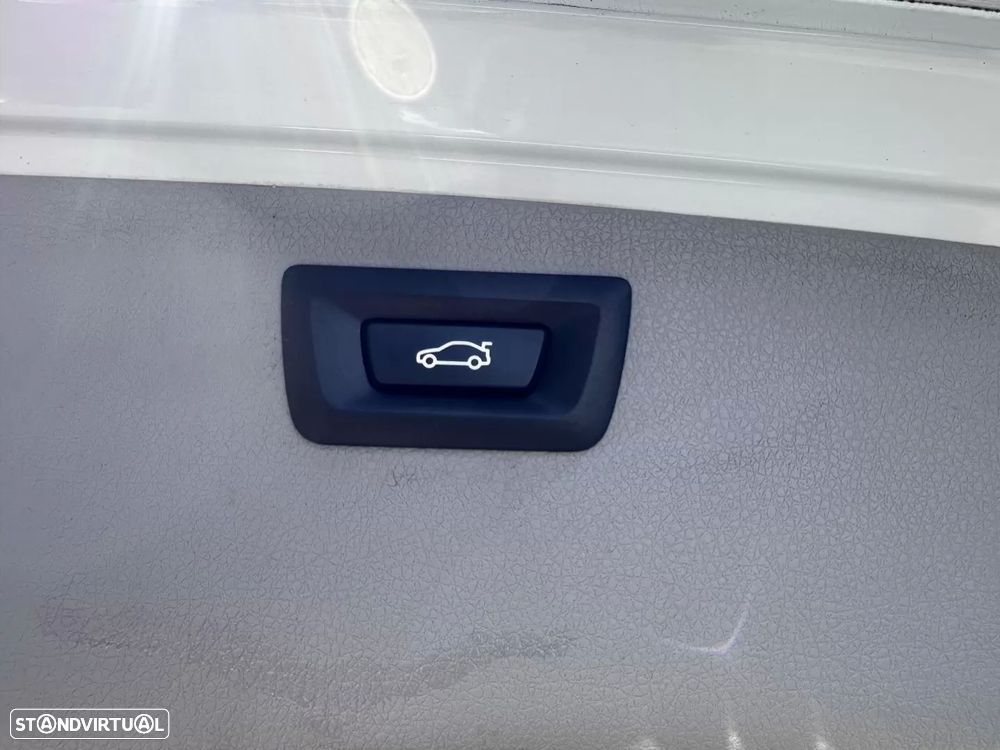 BMW 318 d Sport Line - 19