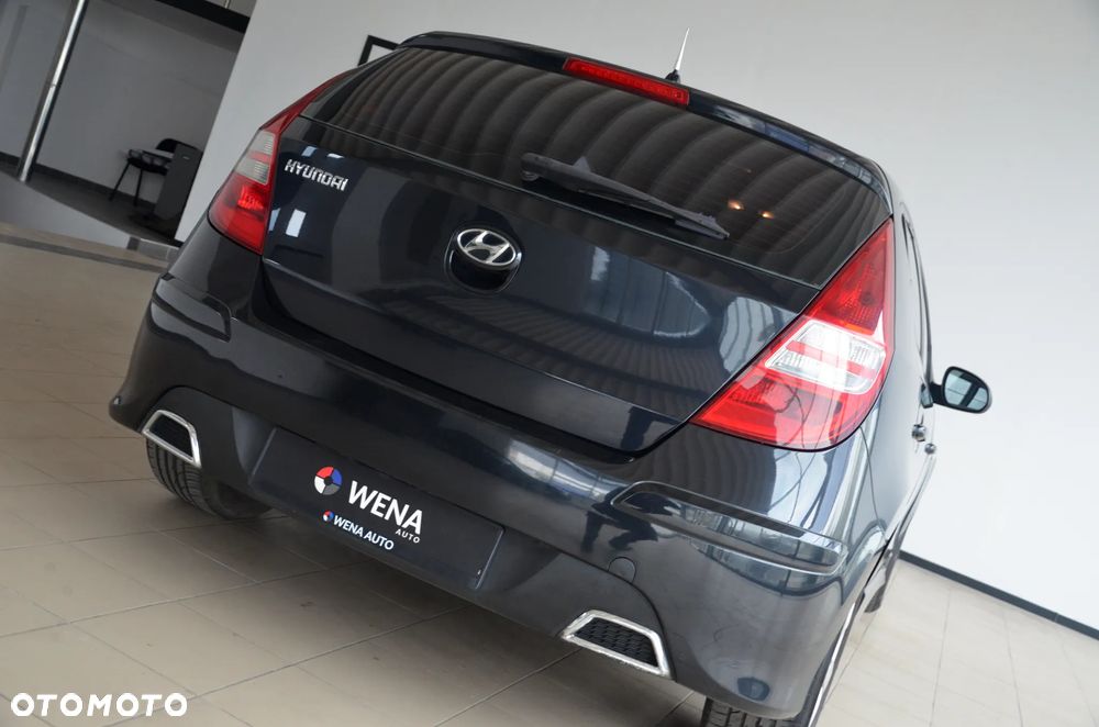 Hyundai i30 1.6 CRDi FIFA WM Edition - 17