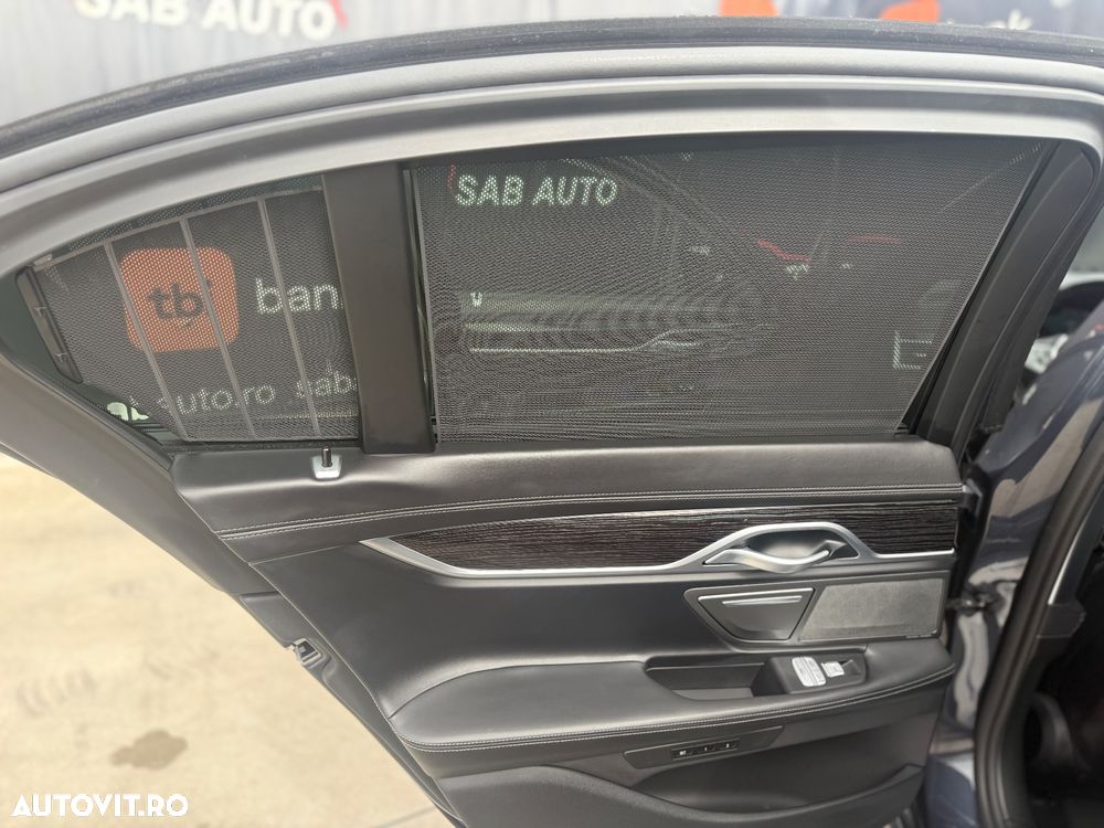 BMW Seria 7 730d xDrive - 34