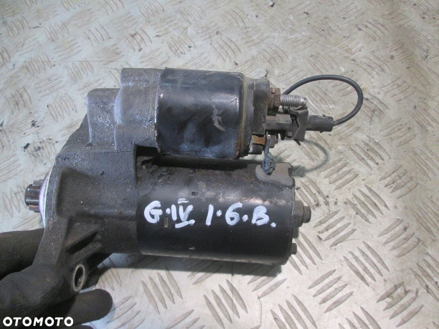 Volkswagen Golf IV rozrusznik 020911023F 001121006 - 1