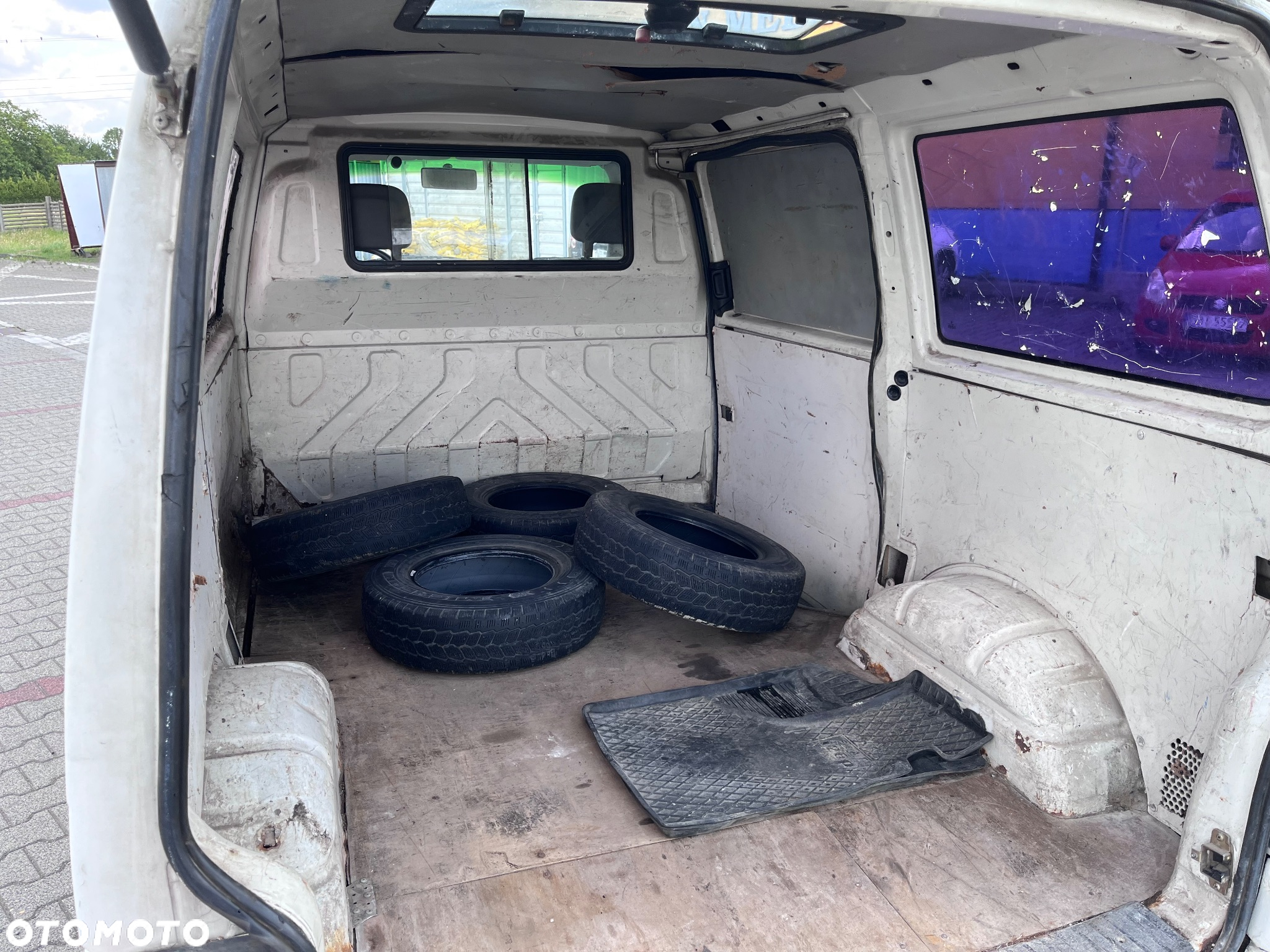 Volkswagen Transporter - 14