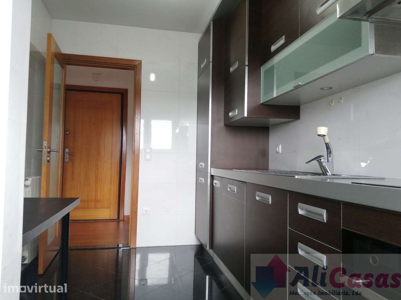 Excelente T3 C/Suite- Garagem e arrumos - Grande imagem: 3/30