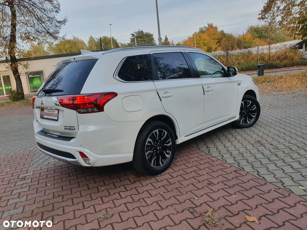 Mitsubishi Outlander 2.0 4WD Top - 29