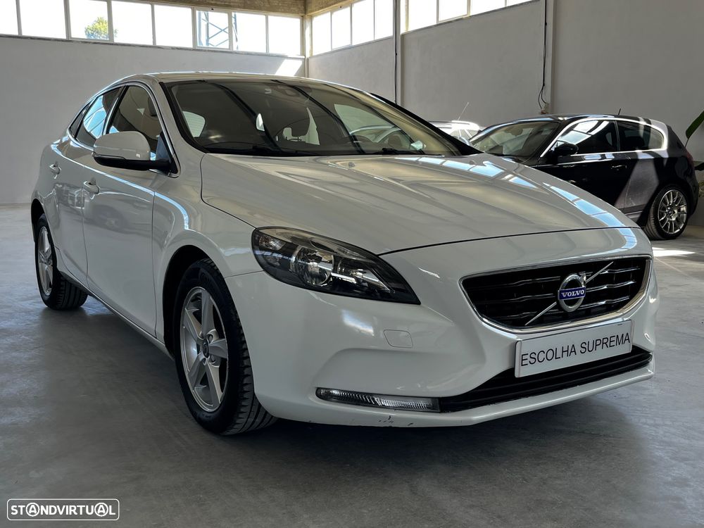 Volvo V40 2.0 D2 Momentum - 4