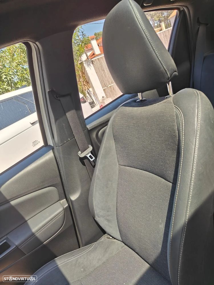 Toyota Yaris 1.5 HSD Comfort - 10