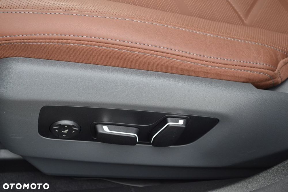 BMW Seria 5 540d xDrive mHEV M Sport - 8