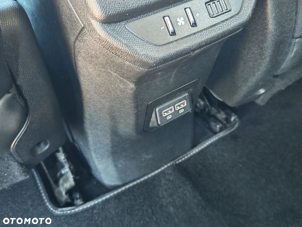 Peugeot 5008 PureTech 130 EAT8 Stop & Start Allure Pack - 32