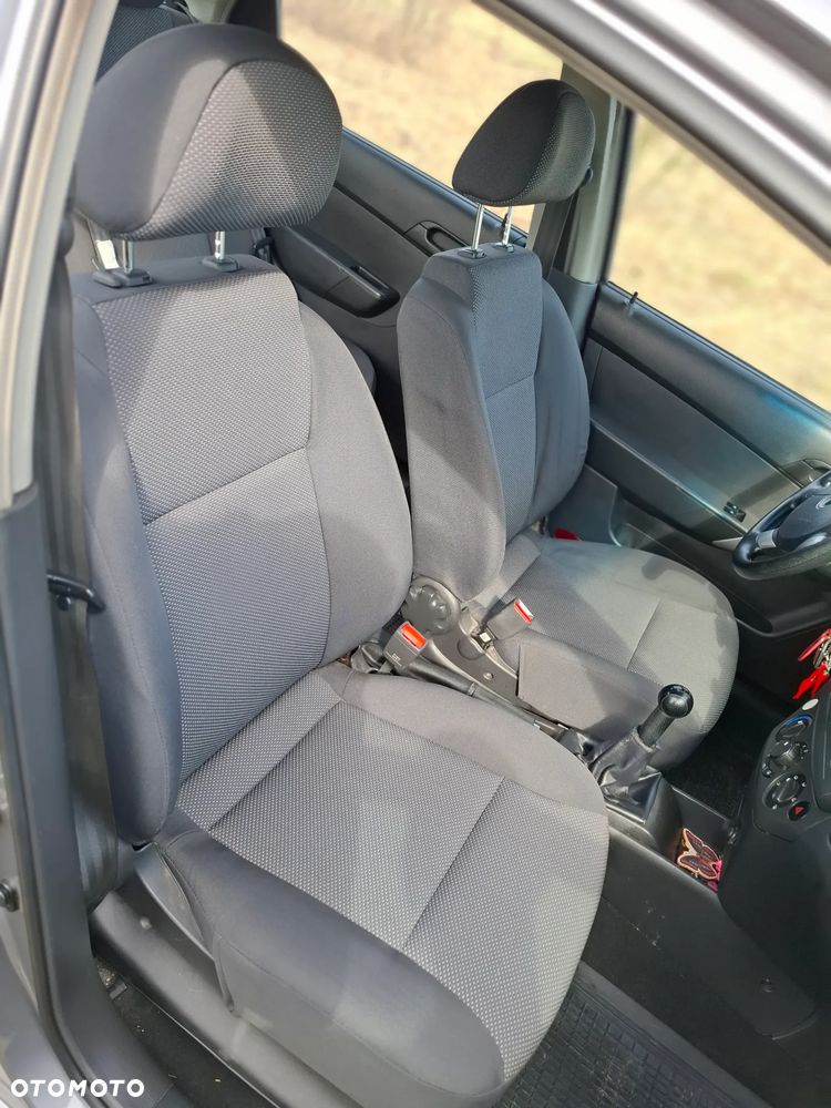 Chevrolet Aveo 1.2 16V Base - 15