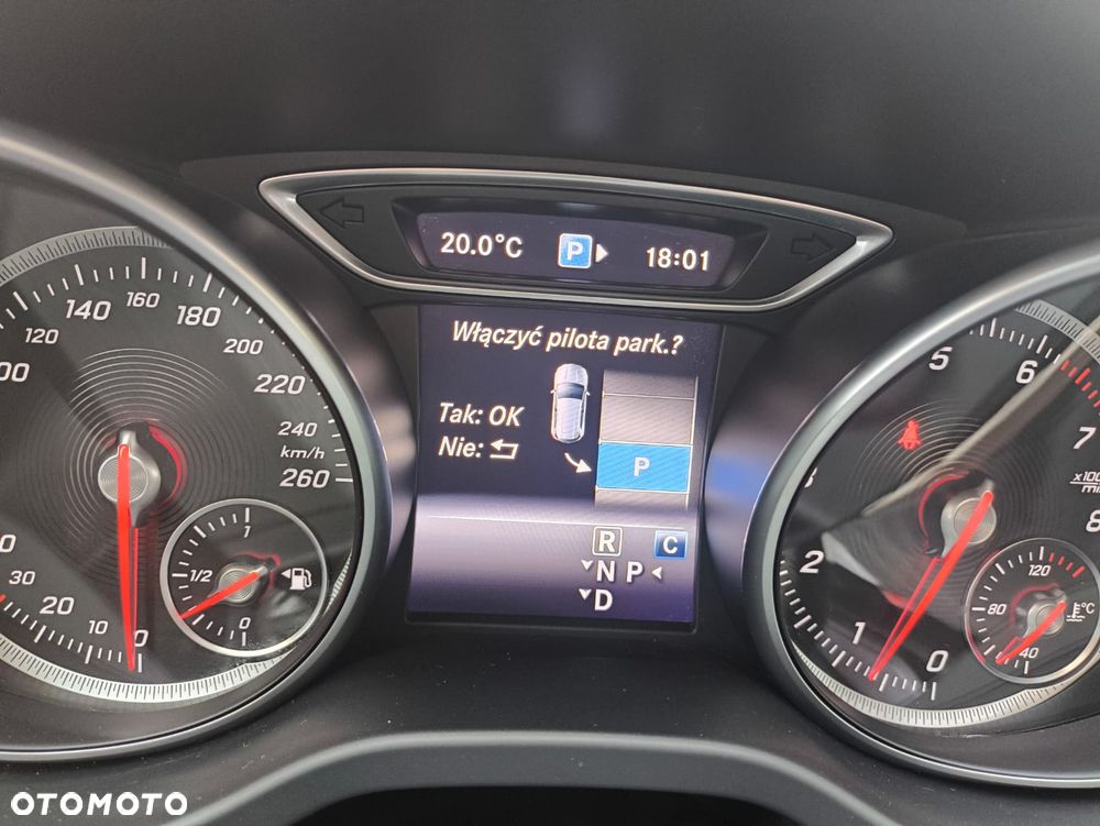 Mercedes-Benz GLA 250 4-Matic AMG Line - 18