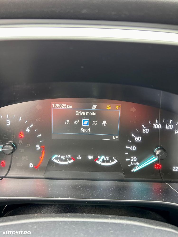 Ford Kuga 2.0 EcoBlue mHEV FWD Titanium - 15