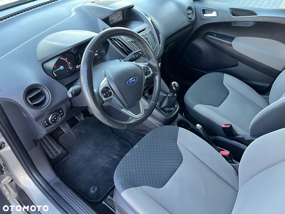 Ford Tourneo Courier - 12