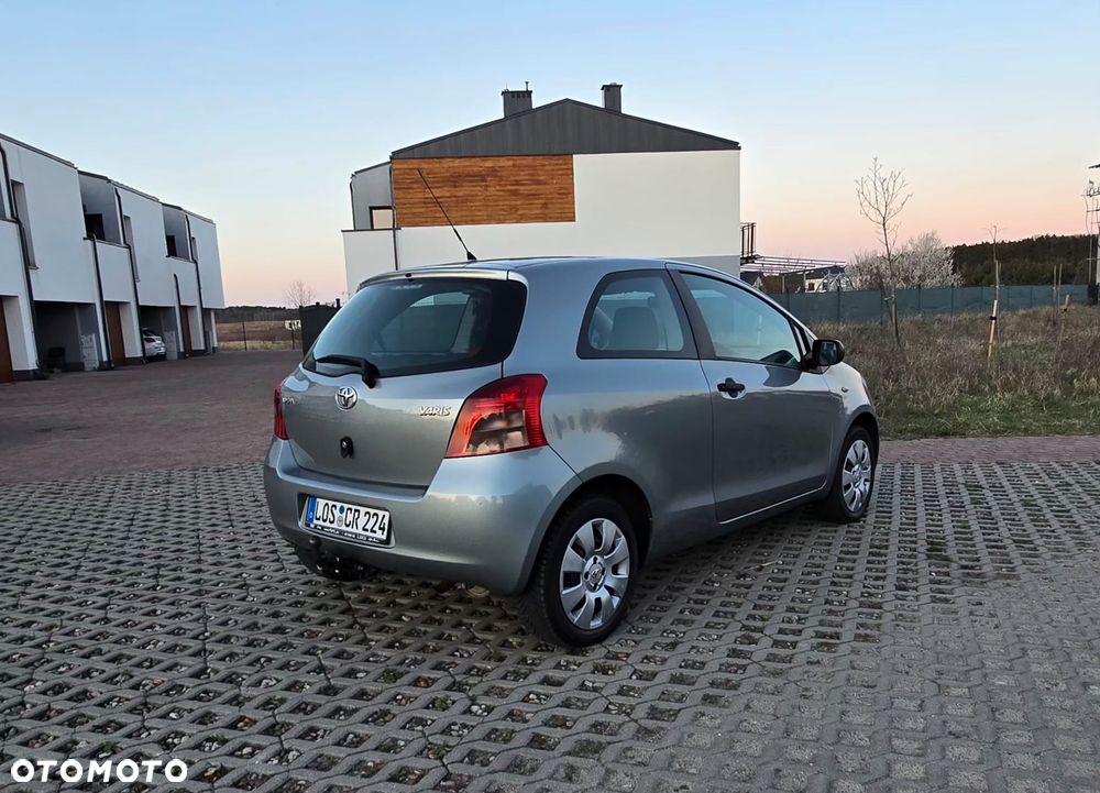 Toyota Yaris 1.0 VVT-i - 5