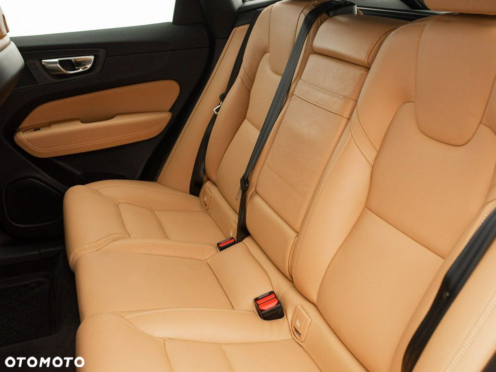 Volvo XC 60 B5 D AWD Inscription - 29