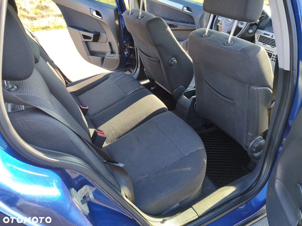 Opel Astra 1.8 Sport - 24