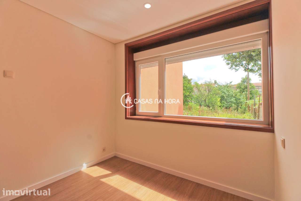 Apartamento T2+1 Centro de Oliveira Azemeis | Terraço Privado - Grande imagem: 3/28