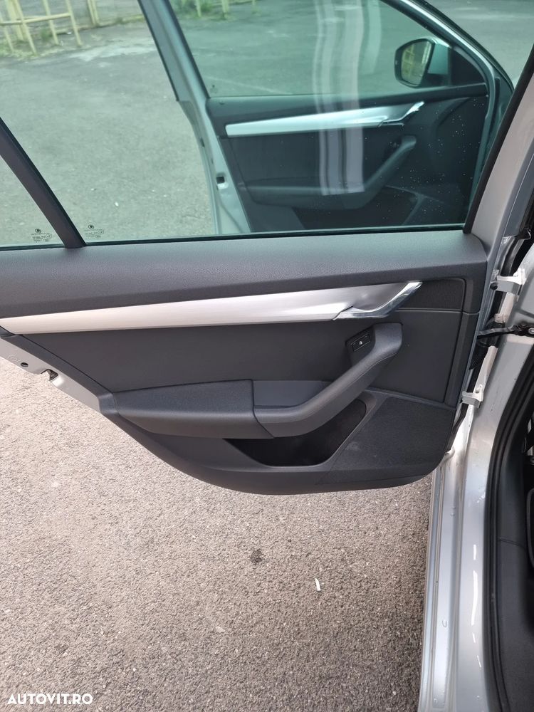 Skoda Octavia 2.0 TDI DSG Tour - 12
