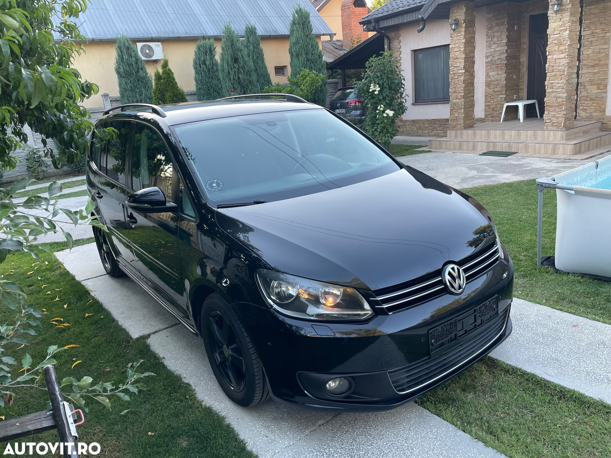 Volkswagen Touran - 14