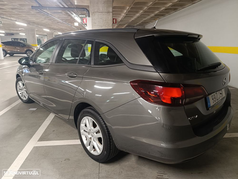 Opel Astra Sports Tourer - 3