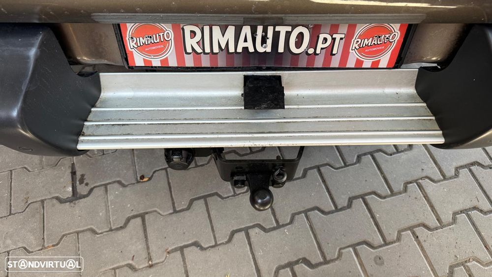 Mitsubishi L200 2.4 DI-D CD Instyle Strakar 4WD - 4