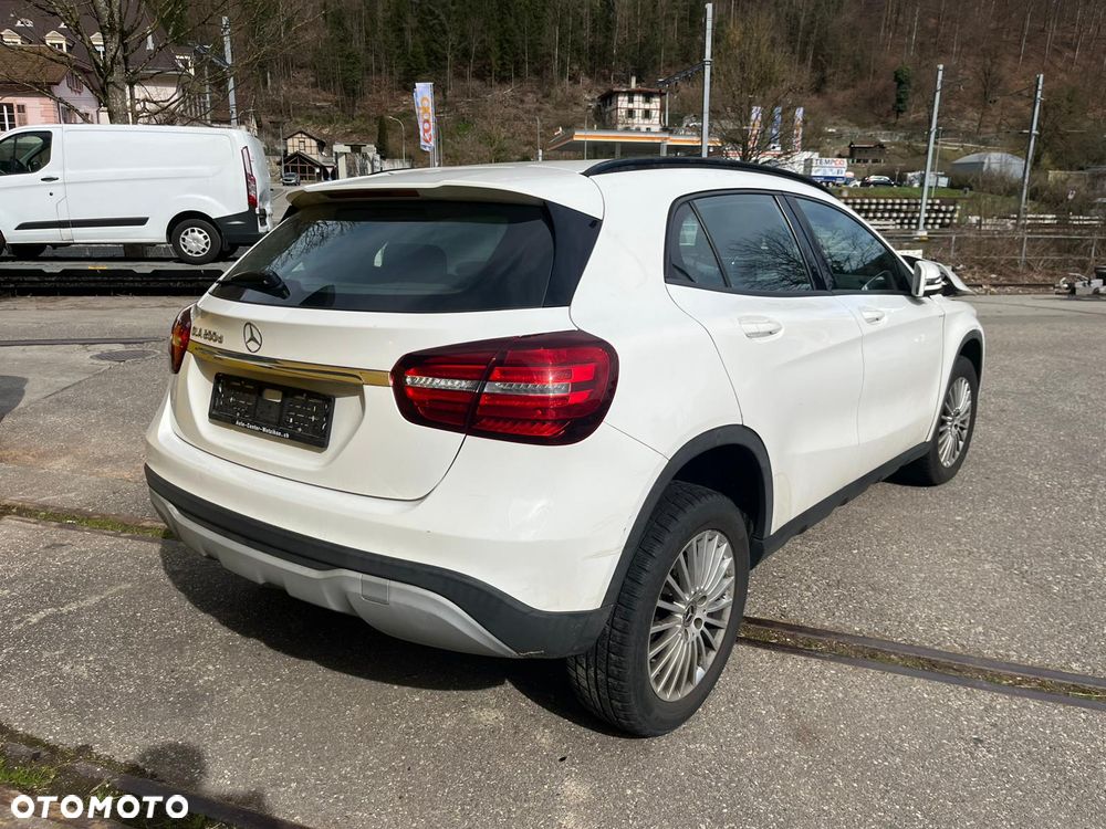 Mercedes-Benz GLA 200 d 7G-DCT - 1