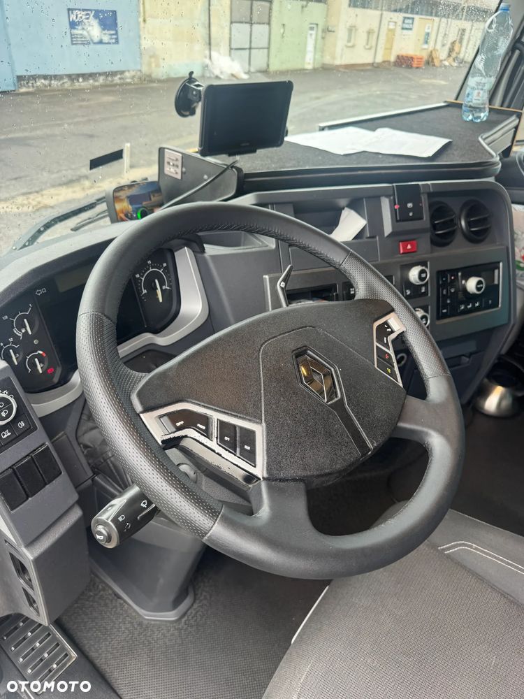 Renault T High - 3